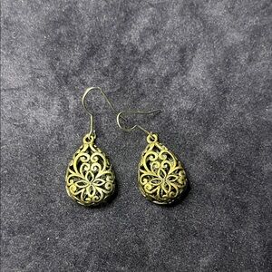 Elegant Silver Filigree Teardrop Earrings